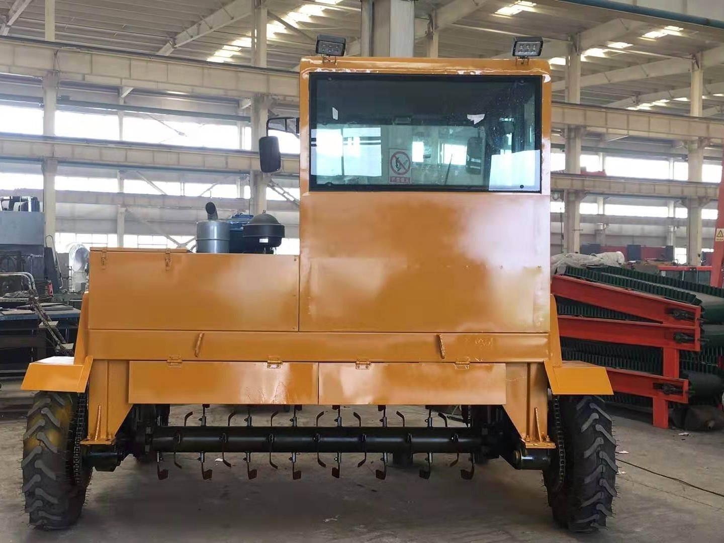 1731890169577955.jpg 行走式翻抛机3.jpg