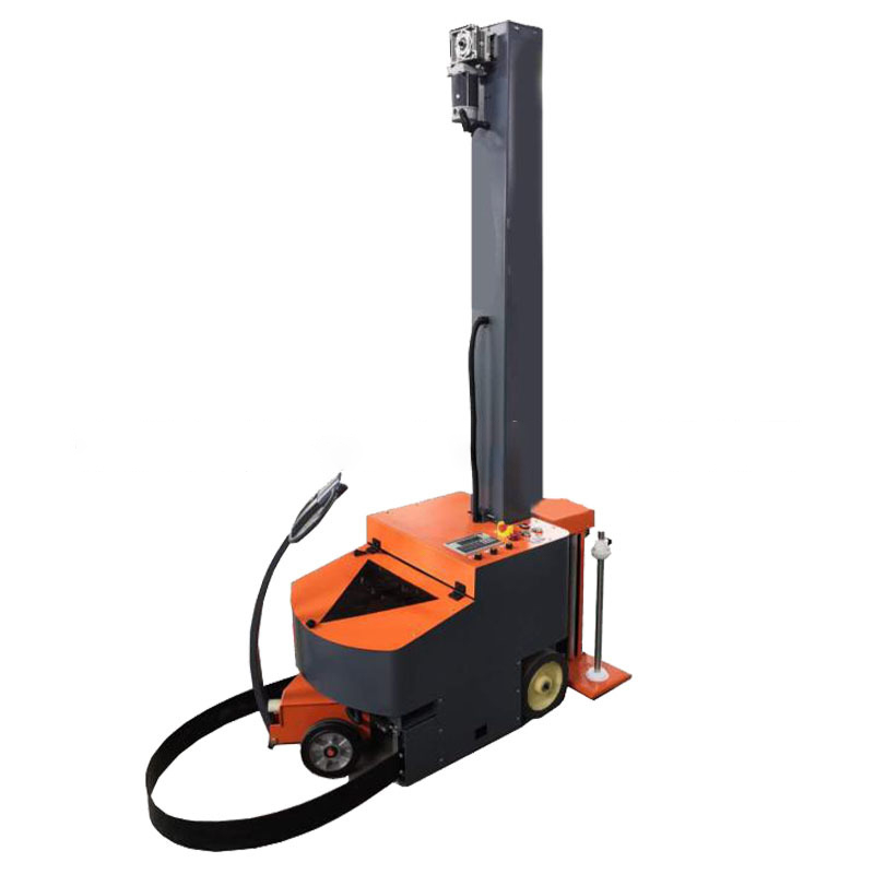 Self-propelled wrapping machine