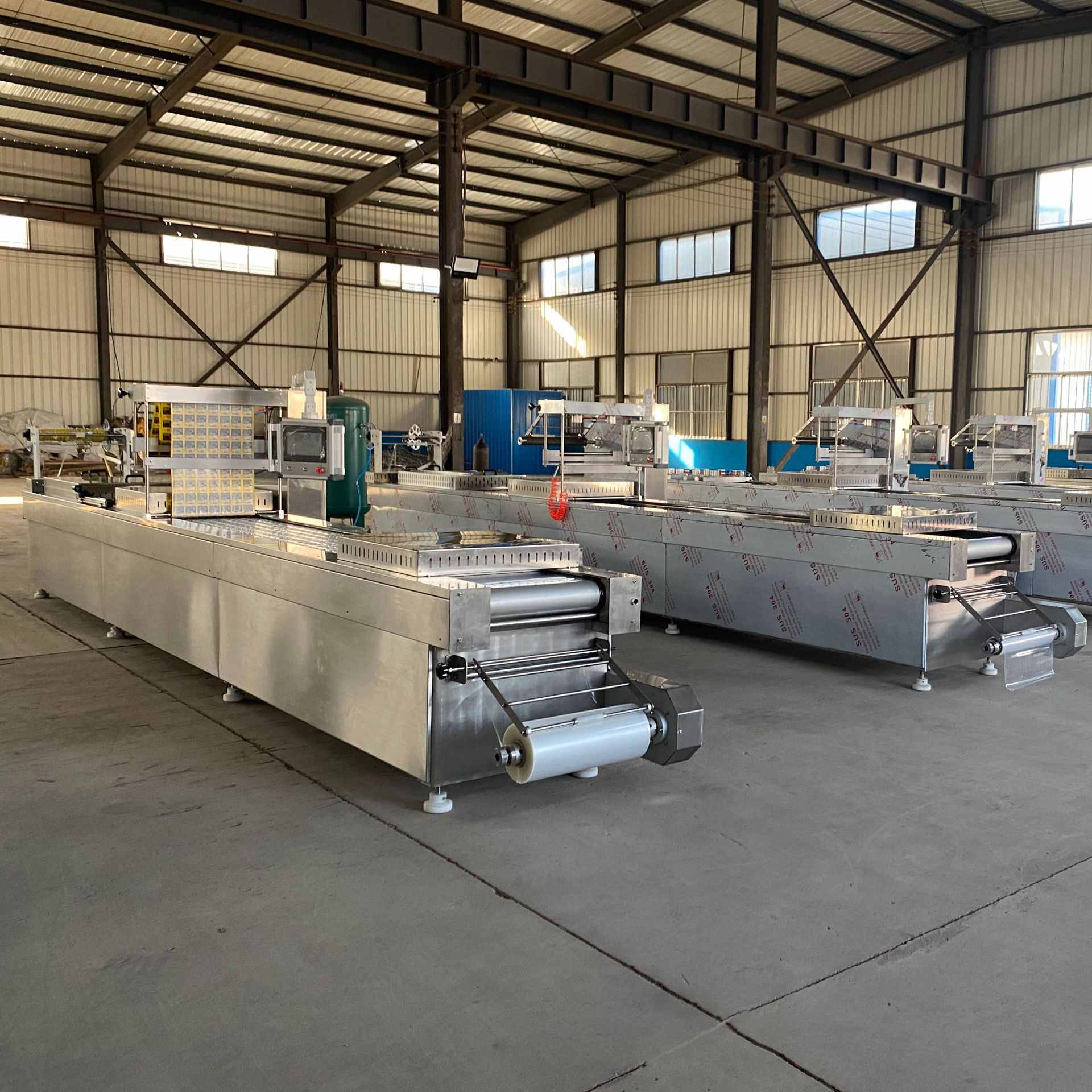 Stretch film vacuum packaging machine