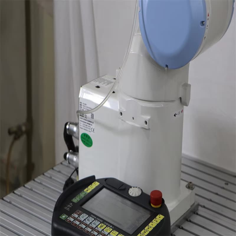 Рука робота для совместного распыления