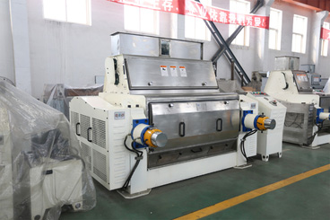 Fully automatic steam corn flake machine