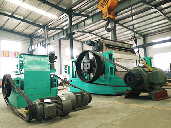 Corn flake forming equipment