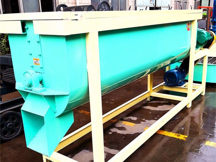 Автоматический одновальный смеситель непрерывного действия