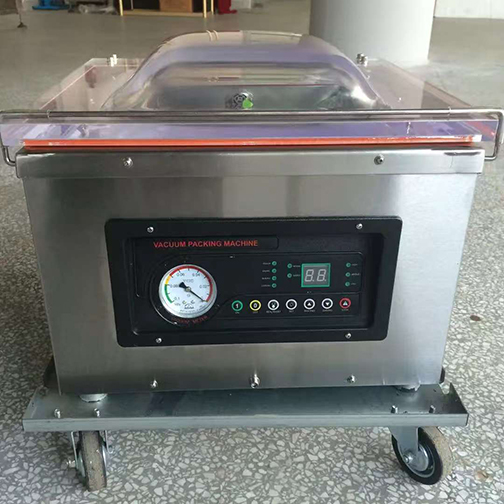Corn flake vacuum packaging machine