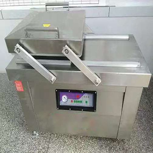 Corn flake vacuum packaging machine
