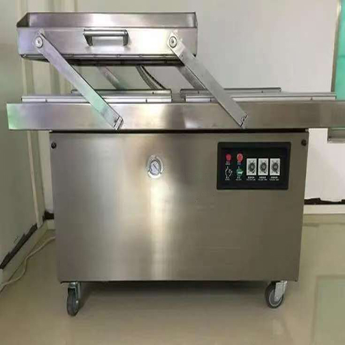 Corn flake vacuum packaging machine