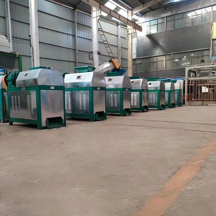 Автоматический двухвалковый экструзионный гранулятор