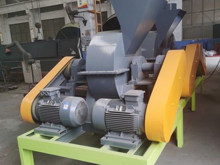 1737005975424616.jpg 笼式粉碎机4.jpg