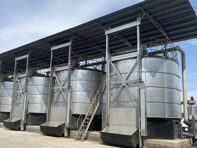 Materials vertical fermentation tank