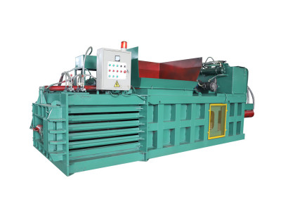 Machine d'emballage hydraulique horizontale