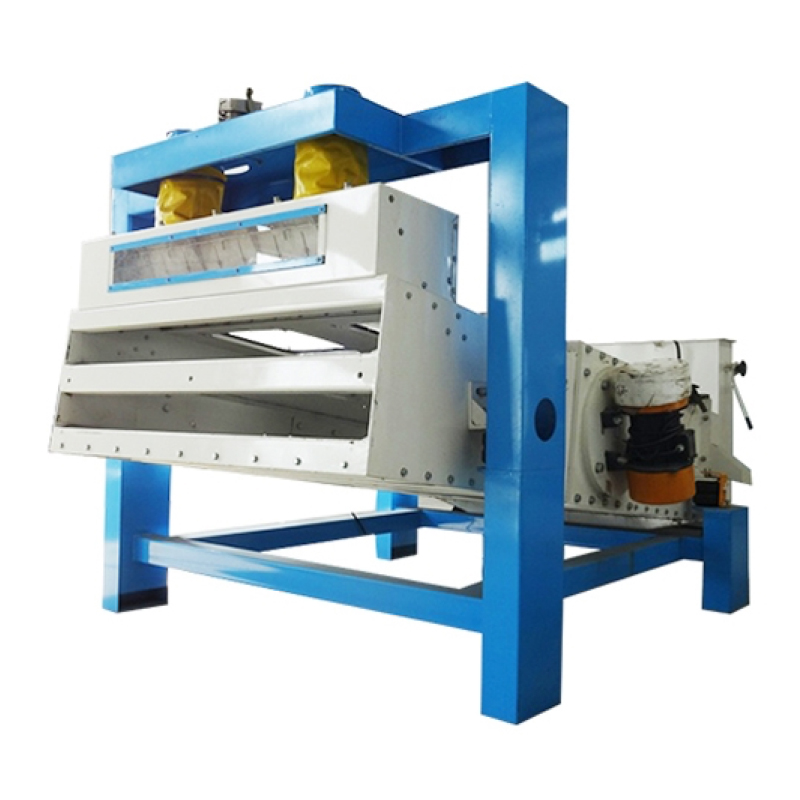 Vibrating cleaning screen