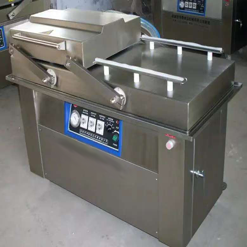 Corn flake vacuum packaging machine