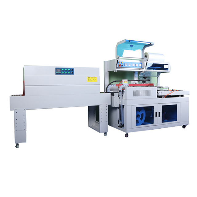 Heat shrink packaging machine