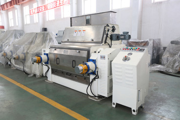 Fully automatic steam corn flake machine